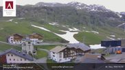 Archiviertes Webcam Bild: Hotel Arlberghaus in Zürs mit Blick auf den Weltcuphang am 28.05.2026 um 06:45 Uhr