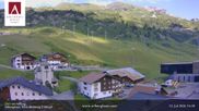 Archiviertes Webcam Bild: Hotel Arlberghaus in Zürs mit Blick auf den Weltcuphang am 12.07.2026 um 16:40 Uhr