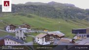 Archiviertes Webcam Bild: Hotel Arlberghaus in Zürs mit Blick auf den Weltcuphang am 27.08.2026 um 07:38 Uhr