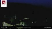 Archiviertes Webcam Bild: Hotel Arlberghaus in Zürs mit Blick auf den Weltcuphang am 11.10.2026 um 07:39 Uhr
