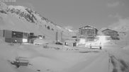 Archived webcam image showing Jägeralpe: View Ski Hotel on 1 Apr 2026 at 06:59