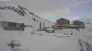 Archived webcam image showing Jägeralpe: View Ski Hotel on 1 Apr 2026 at 08:59