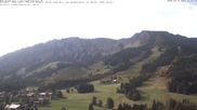 Archiviertes Webcam Bild: Oberjoch: Blick vom Familux Resort aufs Skigebiet am Iseler am 14.07.2026 um 08:38 Uhr
