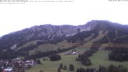 Archiviertes Webcam Bild: Oberjoch: Blick vom Familux Resort aufs Skigebiet am Iseler am 26.08.2026 um 07:24 Uhr