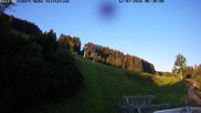 Archiviertes Webcam Bild: Ofterschwang: Talstation Ossi-Reichert-Bahn am 12.07.2026 um 06:40 Uhr