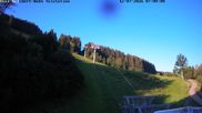 Archiviertes Webcam Bild: Ofterschwang: Talstation Ossi-Reichert-Bahn am 12.07.2026 um 07:40 Uhr