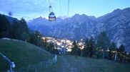 Archiviertes Webcam Bild: Dorf Grächen - Talabfahrt am 13.09.2026 um 06:19 Uhr