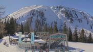 Archived webcam image showing Top station of the Höfi Express II lift on 27 Feb 2026 at 12:12