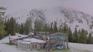 Archived webcam image showing Top station of the Höfi Express II lift on 11 Jun 2026 at 06:45