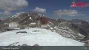 Archiviertes Webcam Bild: Diavolezza: Berghaus und Bergstation am 28.05.2026 um 11:33 Uhr