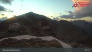 Archiviertes Webcam Bild: Diavolezza: Berghaus und Bergstation am 12.07.2026 um 03:42 Uhr