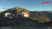 Archiviertes Webcam Bild: Diavolezza: Berghaus und Bergstation am 26.08.2026 um 07:33 Uhr