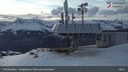 Archived webcam image showing Piz Mundaun, Obersaxen on 5 Apr 2026 at 19:30