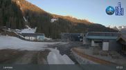 Archived webcam image showing Lermoos - Hochmoos Express Lift Top Station on 17 Apr 2026 at 07:39
