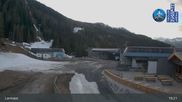 Archived webcam image showing Lermoos - Hochmoos Express Lift Top Station on 17 Apr 2026 at 19:39