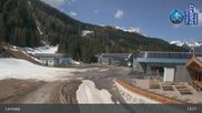 Archived webcam image showing Lermoos - Hochmoos Express Lift Top Station on 17 Apr 2026 at 13:39
