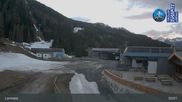 Archived webcam image showing Lermoos - Hochmoos Express Lift Top Station on 17 Apr 2026 at 21:39