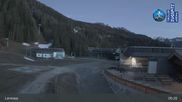 Archived webcam image showing Lermoos - Hochmoos Express Lift Top Station on 1 May 2026 at 05:48