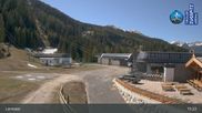 Archived webcam image showing Lermoos - Hochmoos Express Lift Top Station on 1 May 2026 at 15:48