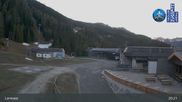 Archived webcam image showing Lermoos - Hochmoos Express Lift Top Station on 1 May 2026 at 21:48