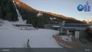 Archived webcam image showing Lermoos - Hochmoos Express Lift Top Station on 26 Feb 2026 at 08:58