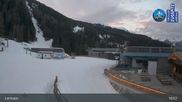 Archived webcam image showing Lermoos - Hochmoos Express Lift Top Station on 4 Mar 2026 at 03:17