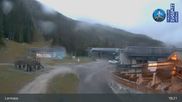 Archived webcam image showing Lermoos - Hochmoos Express Lift Top Station on 22 Oct 2026 at 01:57