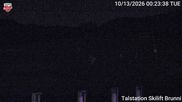 Archiviertes Webcam Bild: Talstation Skilift Brunni am 13.10.2026 um 00:44 Uhr
