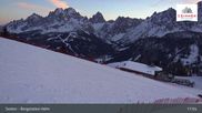 Archiviertes Webcam Bild: 3 Zinnen Dolomiten: Sexten Bergstation Helm am 26 Feb 2026 um 21:10 Uhr