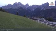 Archiviertes Webcam Bild: 3 Zinnen Dolomiten: Sexten Bergstation Helm am 22.09.2026 um 03:38 Uhr