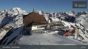 Archived webcam image showing Schnalstal: Top Station Gletscherbahn on 25 Apr 2026 at 07:22