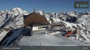 Archived webcam image showing Schnalstal: Top Station Gletscherbahn on 25 Apr 2026 at 08:22