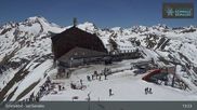 Archived webcam image showing Schnalstal: Top Station Gletscherbahn on 25 Apr 2026 at 13:22