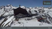 Archived webcam image showing Schnalstal: Top Station Gletscherbahn on 25 Apr 2026 at 15:22