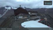 Archived webcam image showing Schnalstal: Top Station Gletscherbahn on 19 Sep 2026 at 01:15