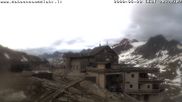 Archived webcam image showing Hut 