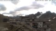 Archived webcam image showing Hut 