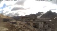 Archived webcam image showing Hut 