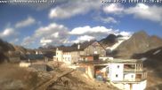 Archived webcam image showing Hut 