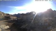 Archived webcam image showing Hut 