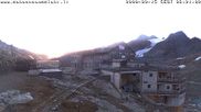 Archived webcam image showing Hut 