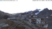 Archived webcam image showing Hut 