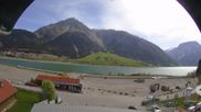 Archiviertes Webcam Bild: Schöneben: Talstation der Bergbahn mit Blick auf Reschensee und Dorf Reschen am 04.05.2026 um 10:27 Uhr
