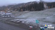 Archiviertes Webcam Bild: Village Day Lodge - Sun Peaks am 10.10.2026 um 16:43 Uhr