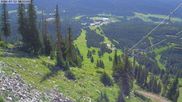 Archiviertes Webcam Bild: Bridger Lift im Skigebiet Bridger Bowl am 12.07.2026 um 16:02 Uhr