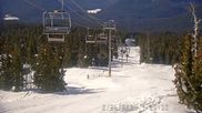Archived webcam image showing Timberline Lodge Ski Area - View Jeff Flood Express on 26 Feb 2026 at 18:24