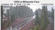 Archiviertes Webcam Bild: Willamette Pass: Blick auf die Strasse am 12.04.2026 um 16:37 Uhr
