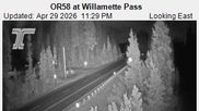 Archiviertes Webcam Bild: Willamette Pass: Blick auf die Strasse am 30.04.2026 um 08:39 Uhr