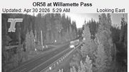 Archiviertes Webcam Bild: Willamette Pass: Blick auf die Strasse am 30.04.2026 um 14:39 Uhr