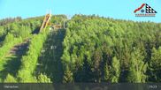 Archiviertes Webcam Bild: Harrachov: Skipiste und Skisprunganlage am Teufelsberg am 29.05.2026 um 19:48 Uhr